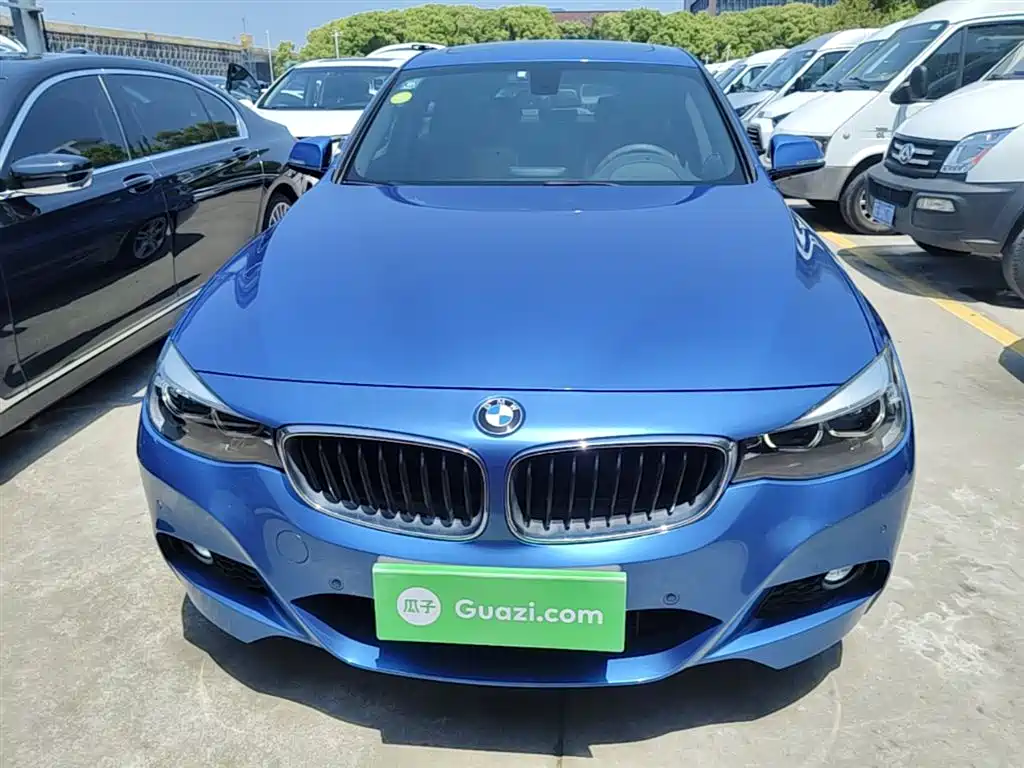 BMW 3 Series GT 2018 320i Fashion фото 3