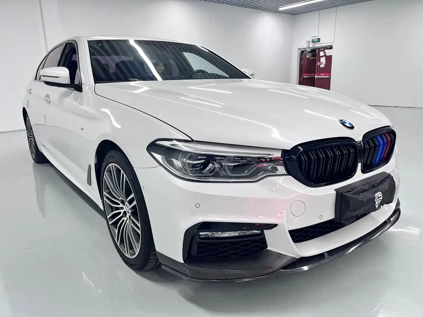 BMW 5 Series 2018 Facelift 530Li Leading M Sport Package фото 3
