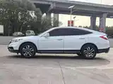 Фото 8 - Honda Crosstour