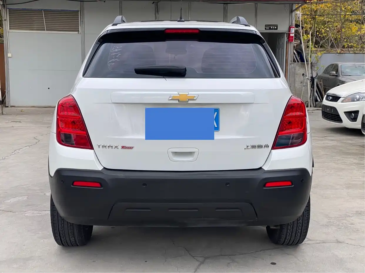 Chevrolet Trax 2016 1.4T Automatic 2WD Comfort Sunroof Edition фото 13