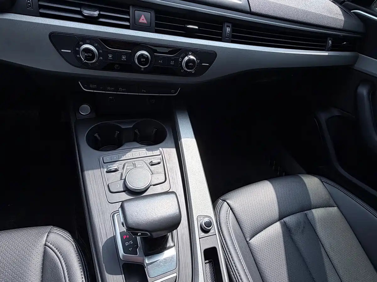 Audi A4L 2019 40 TFSI Progressive (China V) фото 15