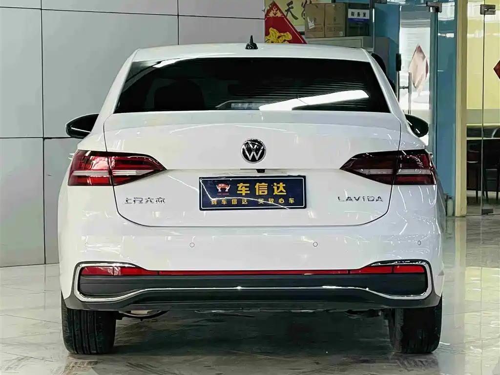 Volkswagen Lavida 2024 Model 1.5L Automatic 5 Million Edition фото 4