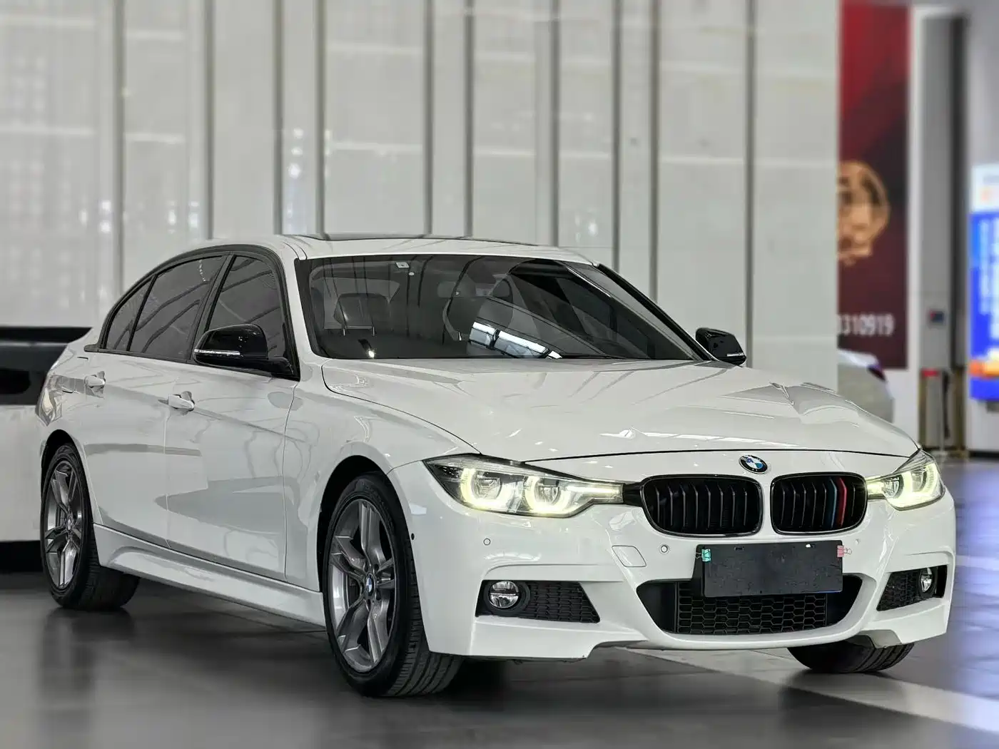 BMW 3 Series 2018 320Li M Sport Black Night Edition фото 3
