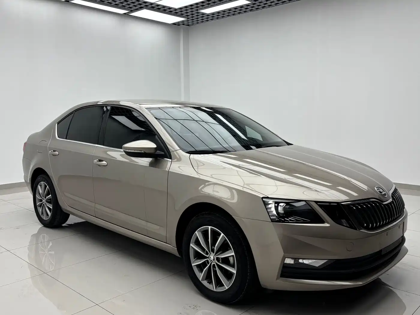 Škoda Octavia 2022 1.5L Automatic Comfort Edition фото 2