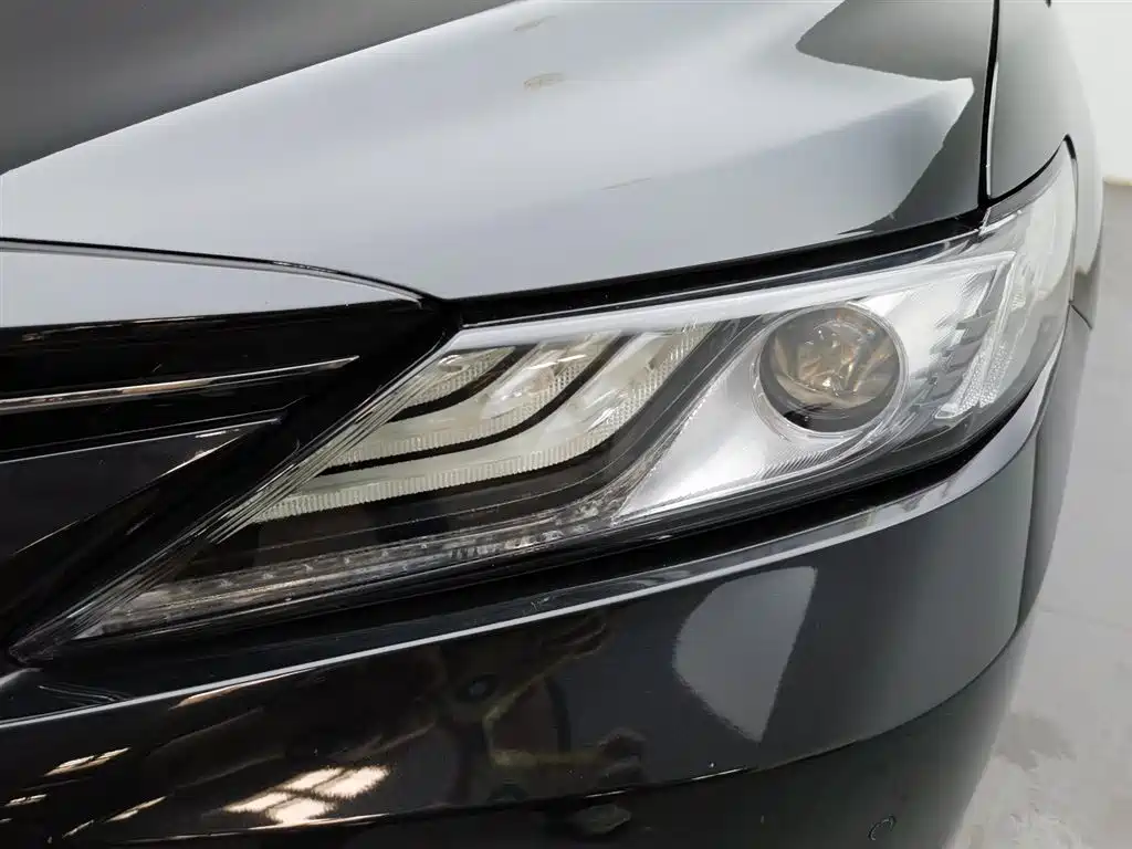 Toyota Camry 2021 2.5G Luxury Edition фото 7