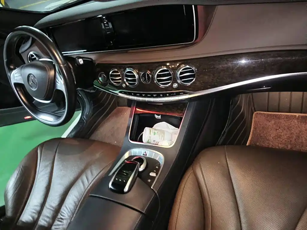 Фото 11 - Mercedes-Benz S-Class