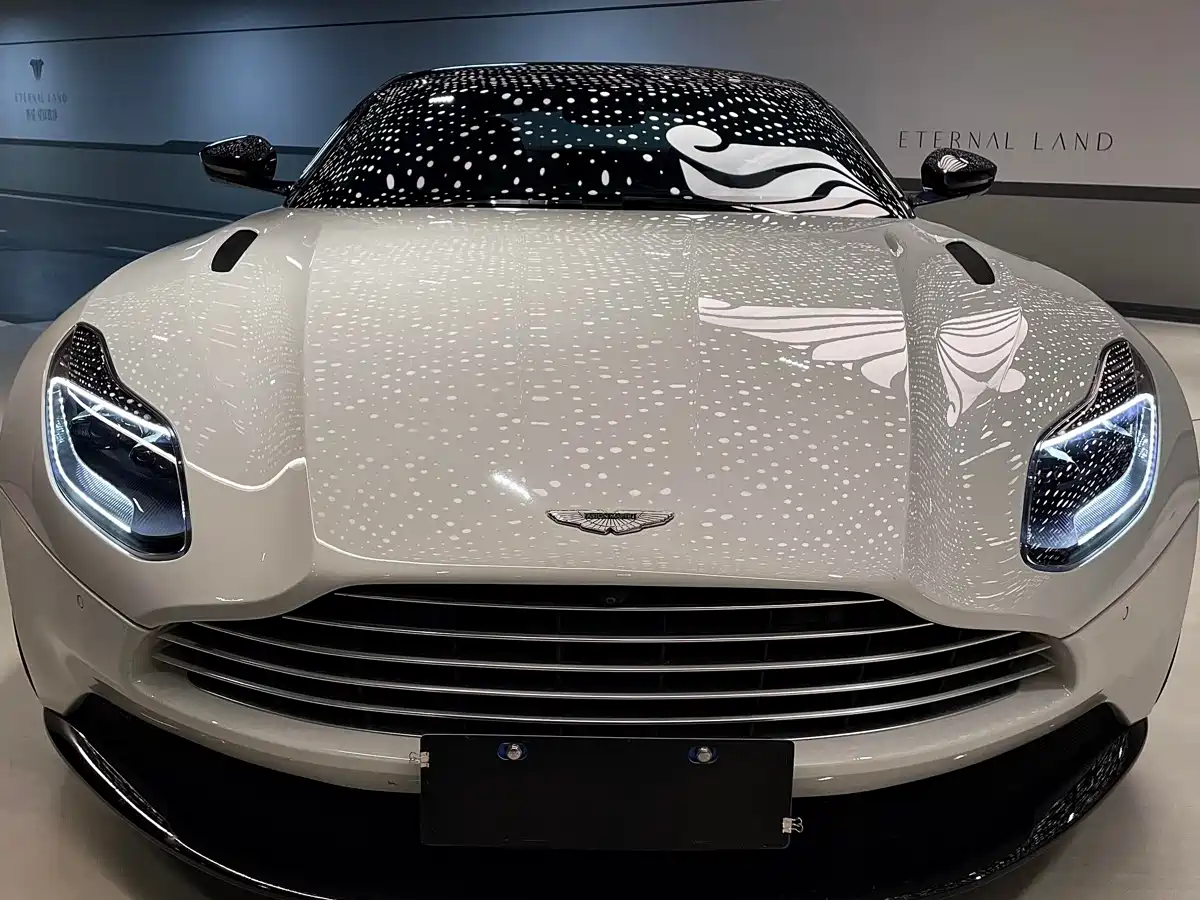 Aston Martin DB11 2022 4.0T V8 Coupe фото 2