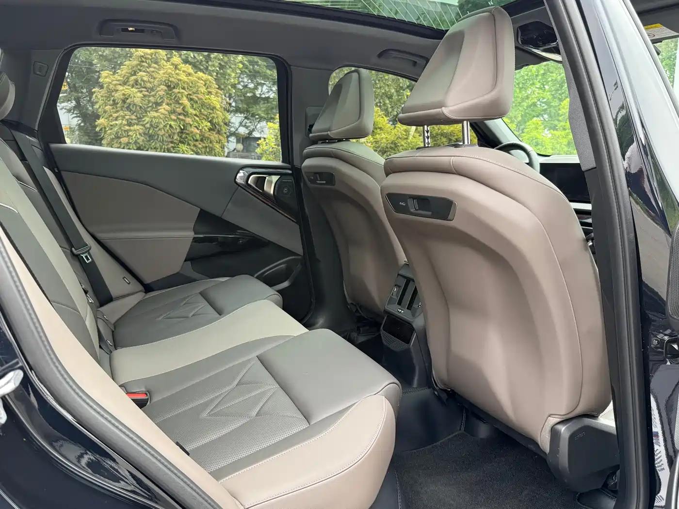 BMW X3 2025 xDrive30L Premium M Sport Package фото 8
