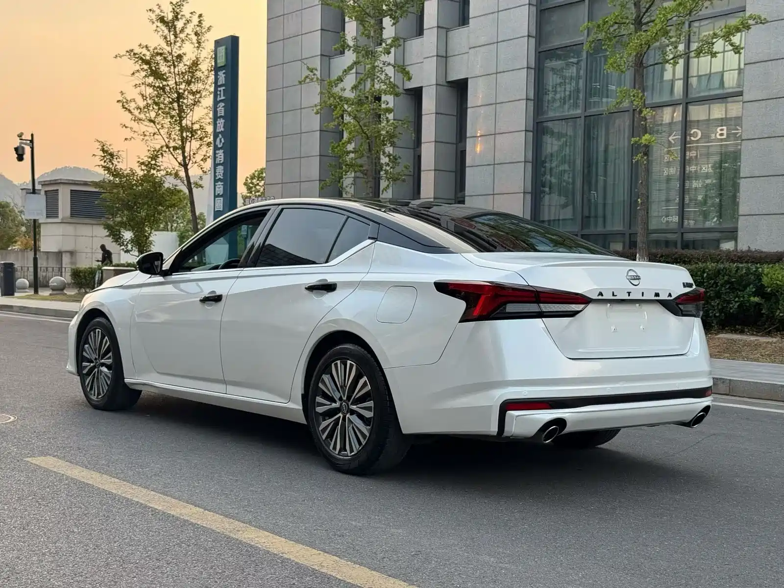 Photo 4 - Nissan Teana