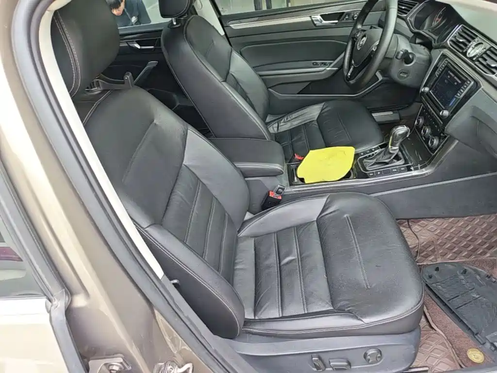 Фото 25 - Volkswagen Passat