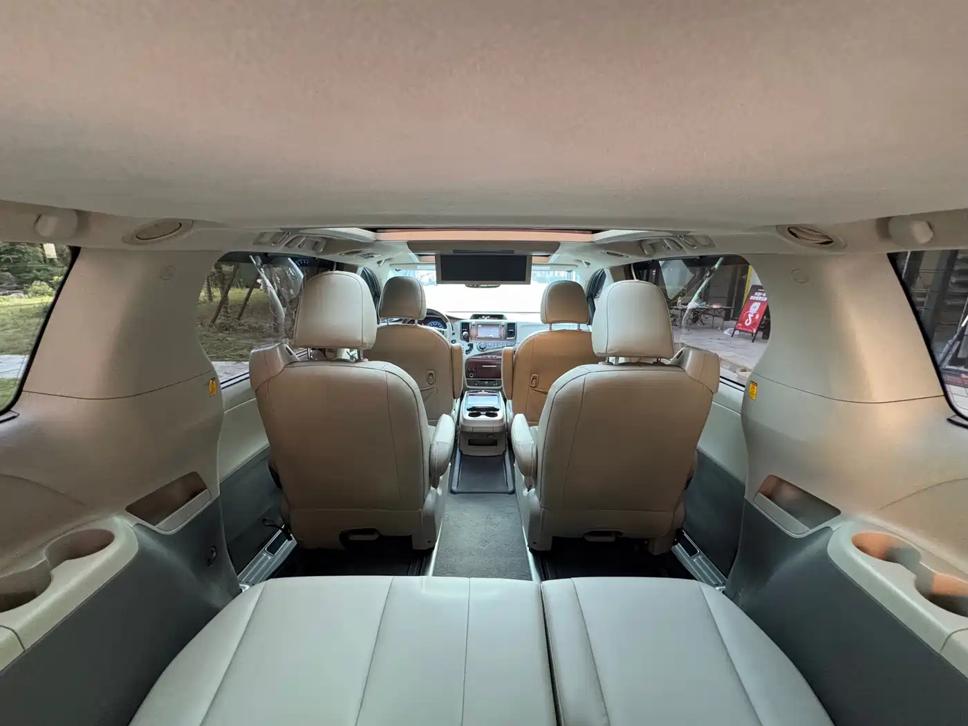 Toyota Sienna 2011 2011 3.5L 4WD Automatic