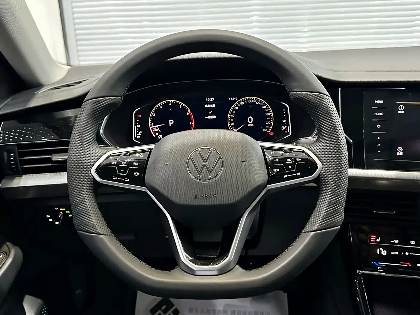 Volkswagen Passat 2023 330TSI Elite Edition фото 21