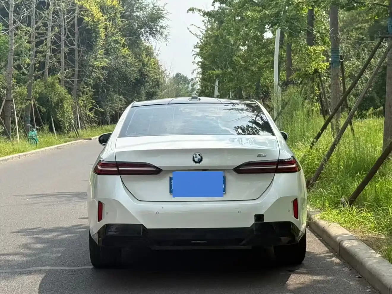 Photo 8 - BMW 5 Series