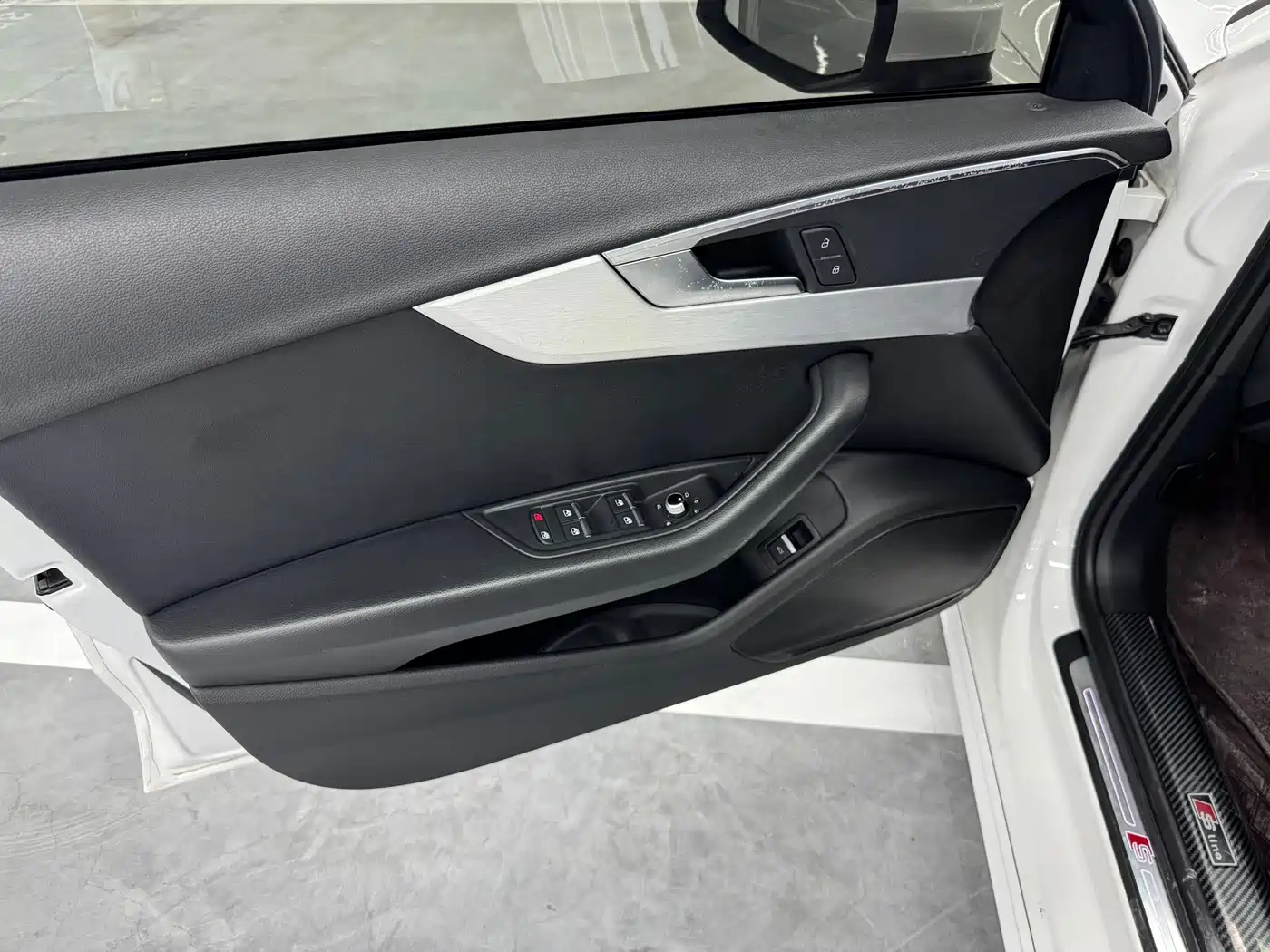 Фото 4 - Audi A4L