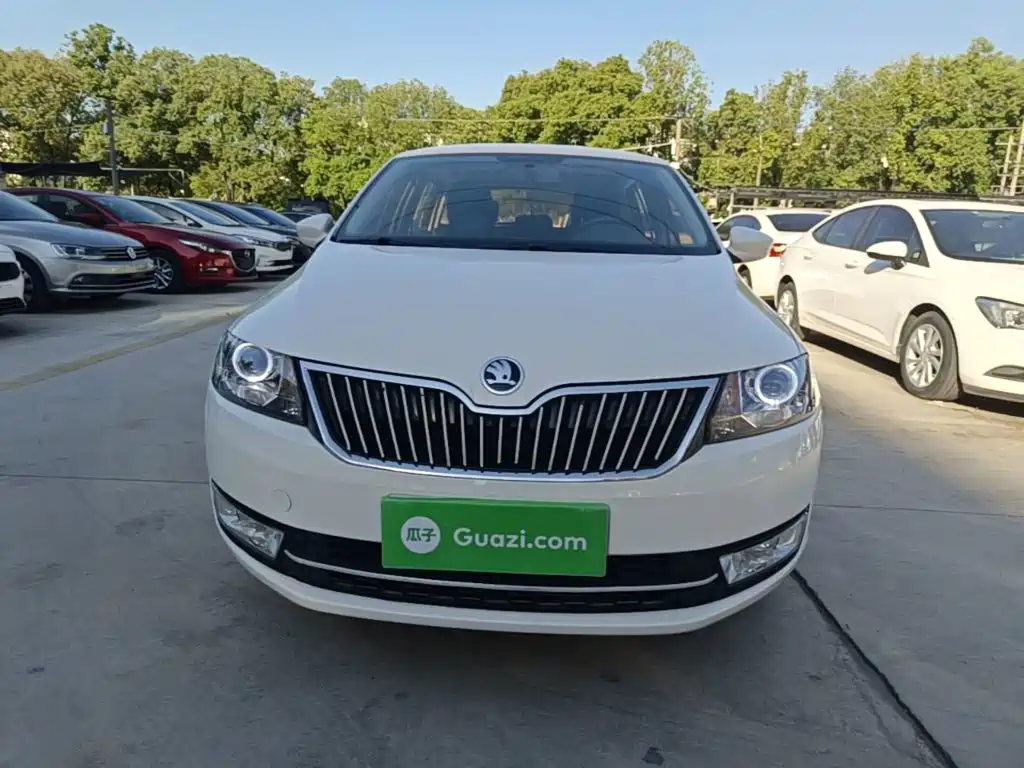 Фото 3 - Škoda Skoda Rapid Spaceback