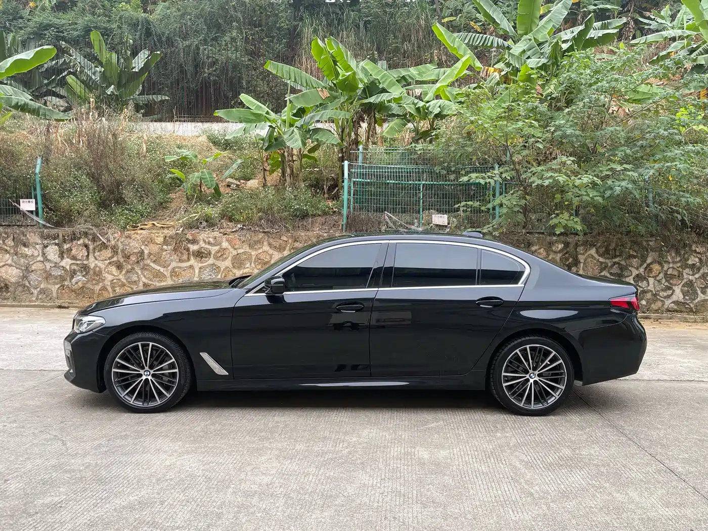 BMW 5 Series 2021 530Li Leading M Sport Package фото 3