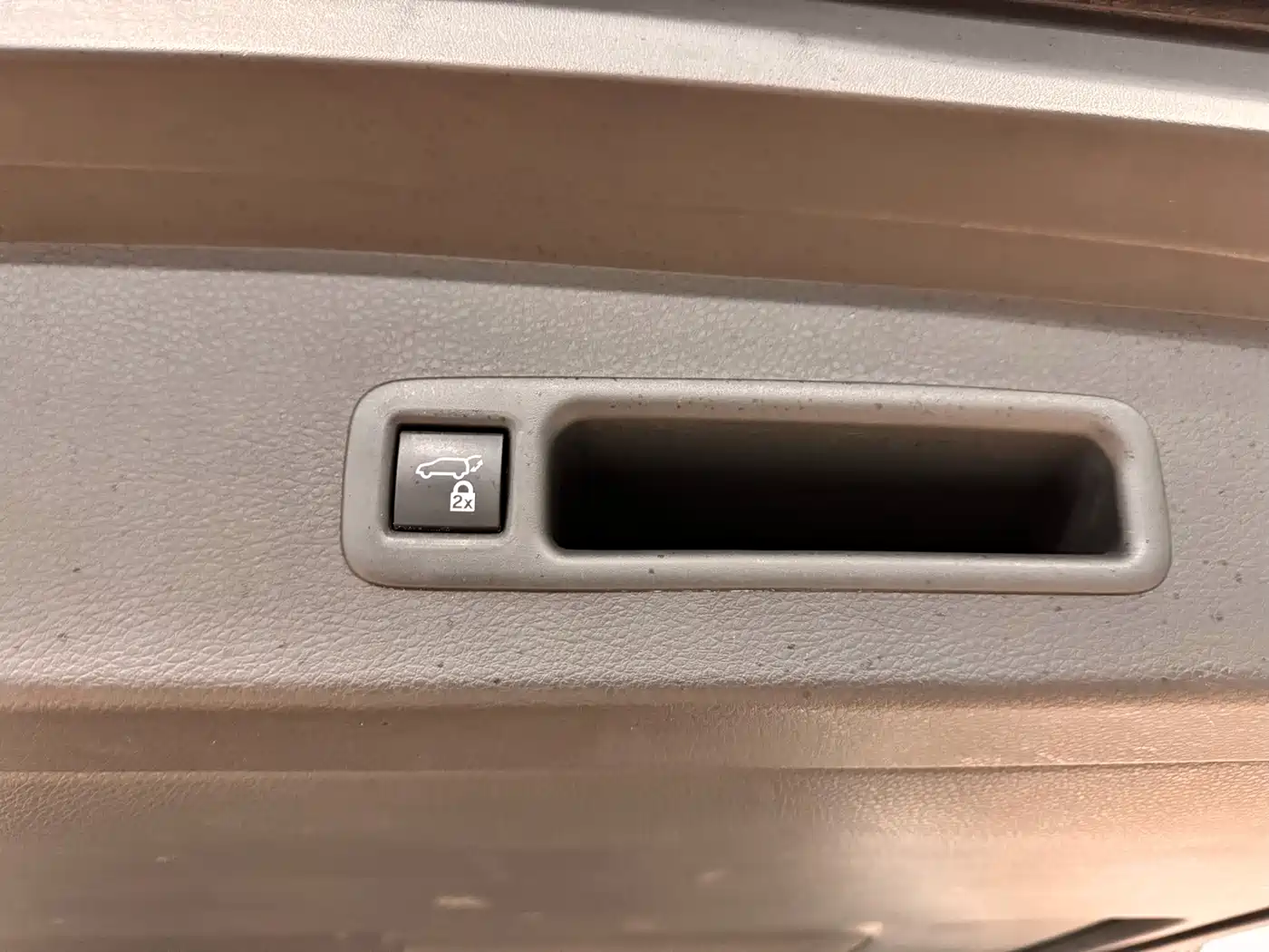 Toyota Granvia 2023 2.5L Hybrid Prestige PLUS Edition фото 21