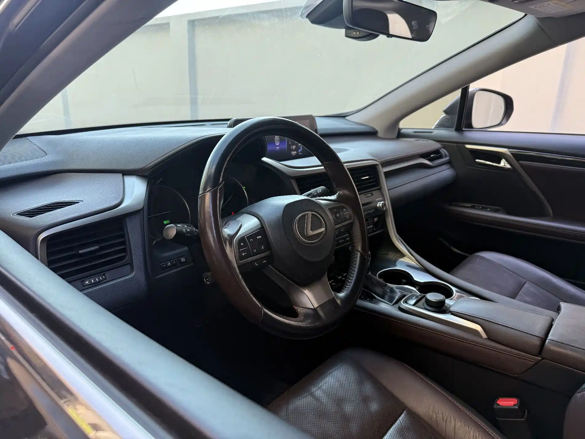 Фото 9 - Lexus RX