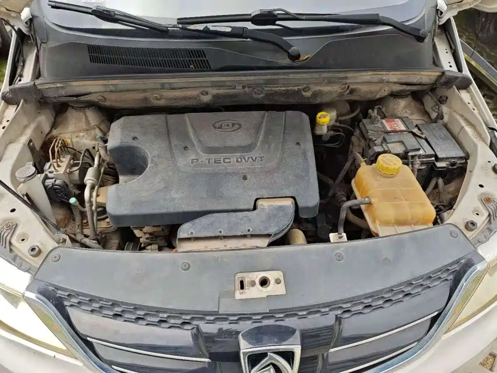 Photo 3 - Baojun 730