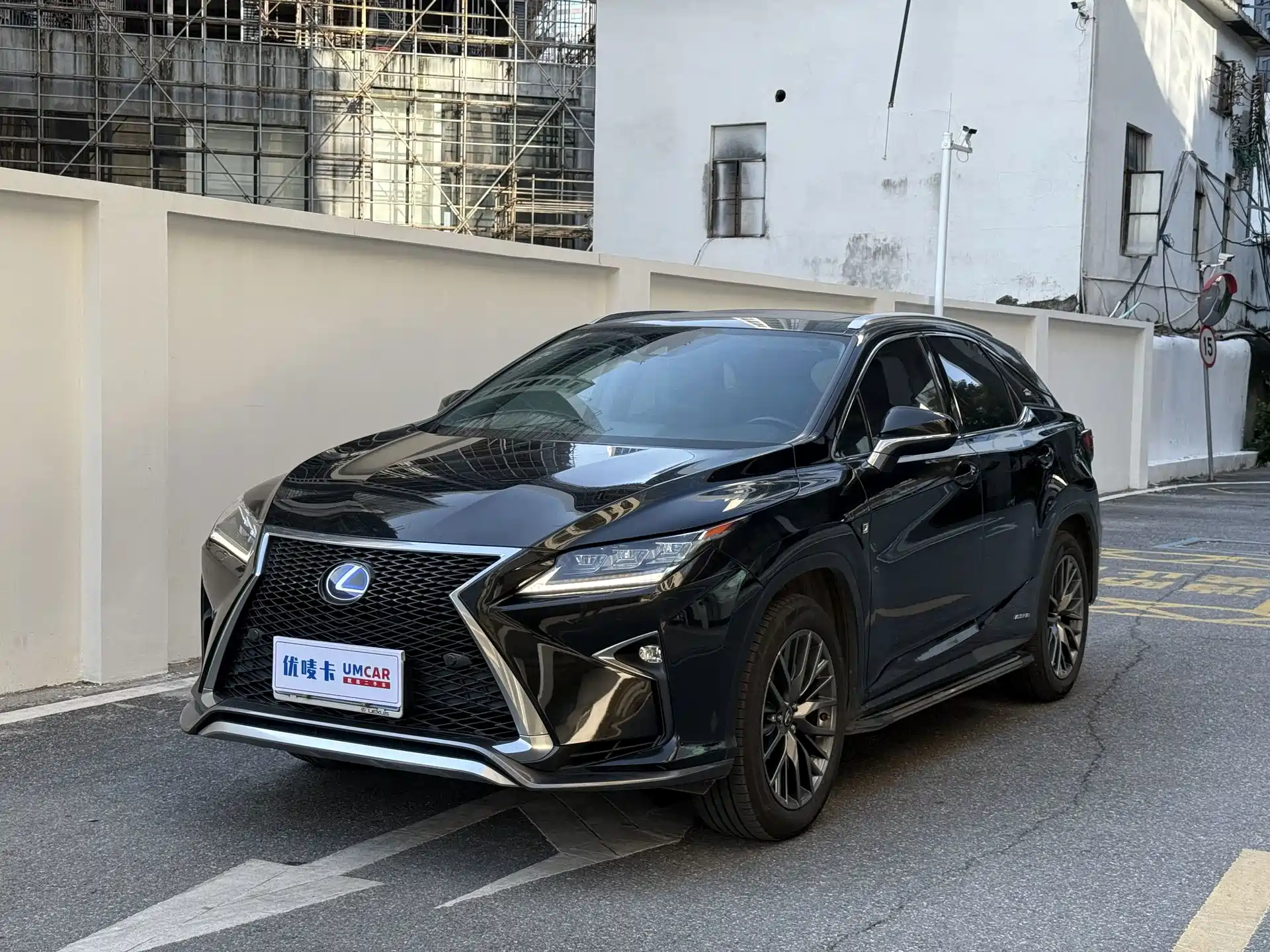 Фото 1 - Lexus RX