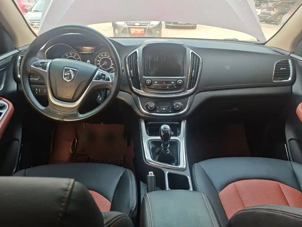 Baojun 560 2016 2016 1.8L Manual Elite