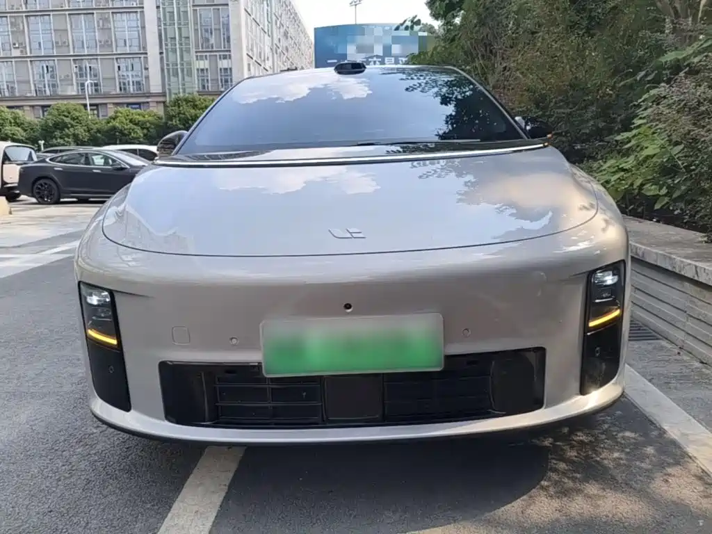 Фото 3 - Li Auto i6