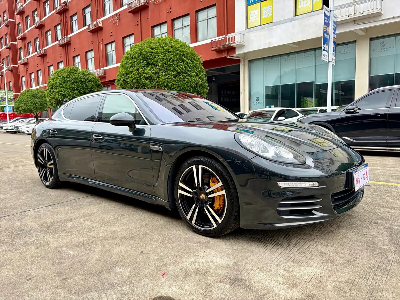 Фото 3 - Porsche Panamera