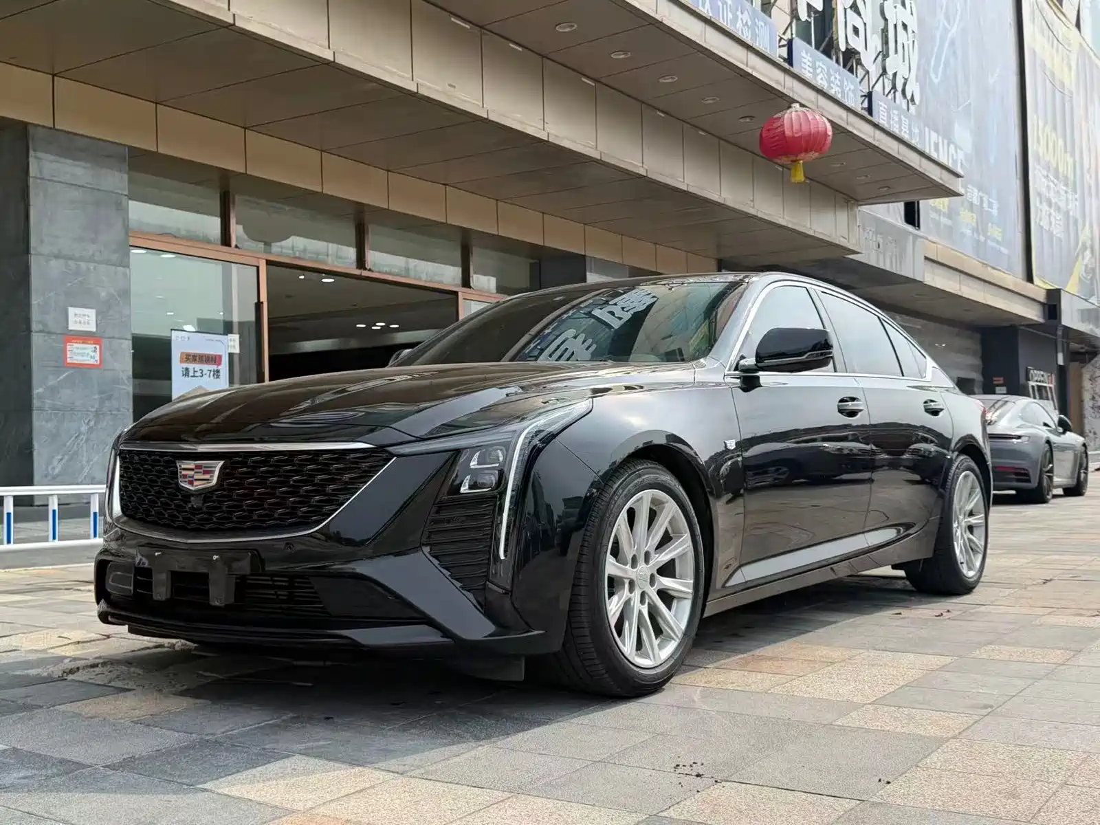 Фото 1 - Cadillac CT5
