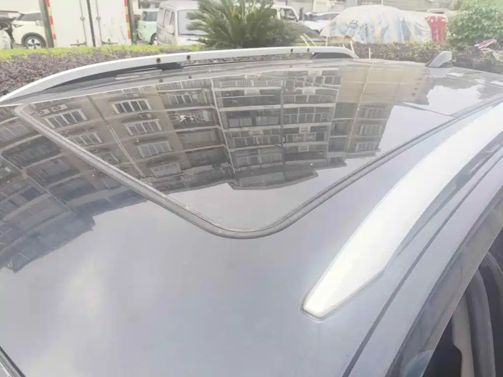 Photo 5 - Chevrolet Equinox