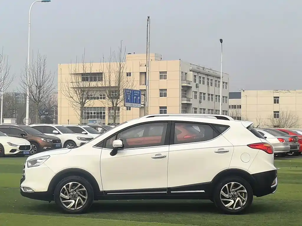 JAC Motors Refine S3 2016 2016 1.5L CVT Luxury Smart Premium
