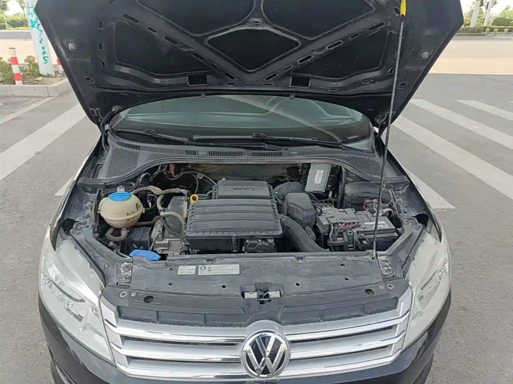 Volkswagen Santana 2015 1.4L Manual Trend Edition фото 20
