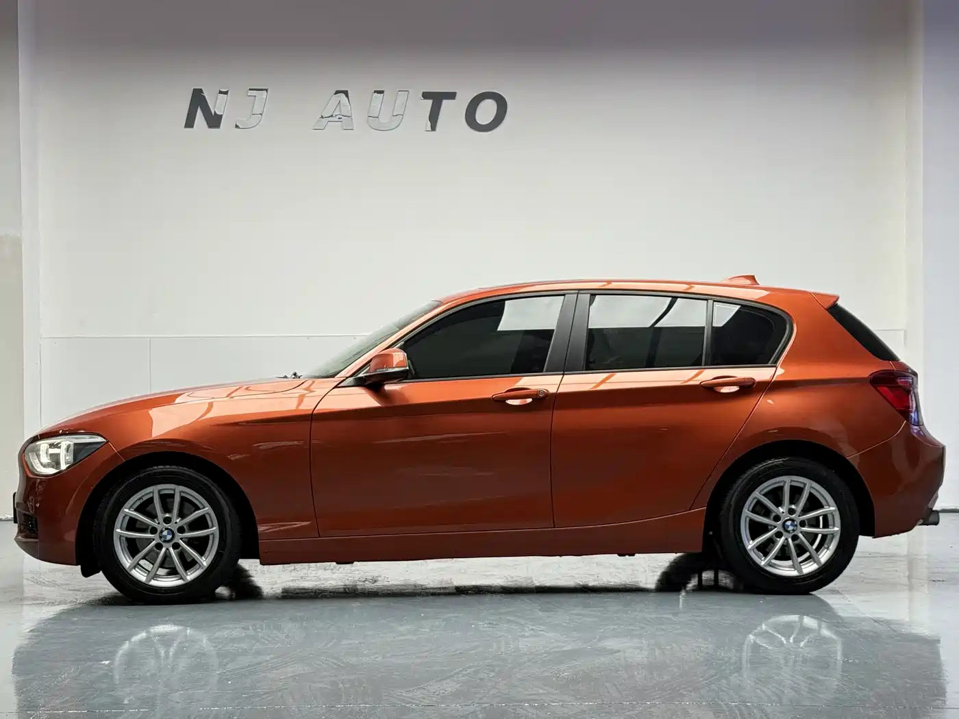 BMW 1 Series (Import) 2013 Facelift 118i Leading Model фото 6