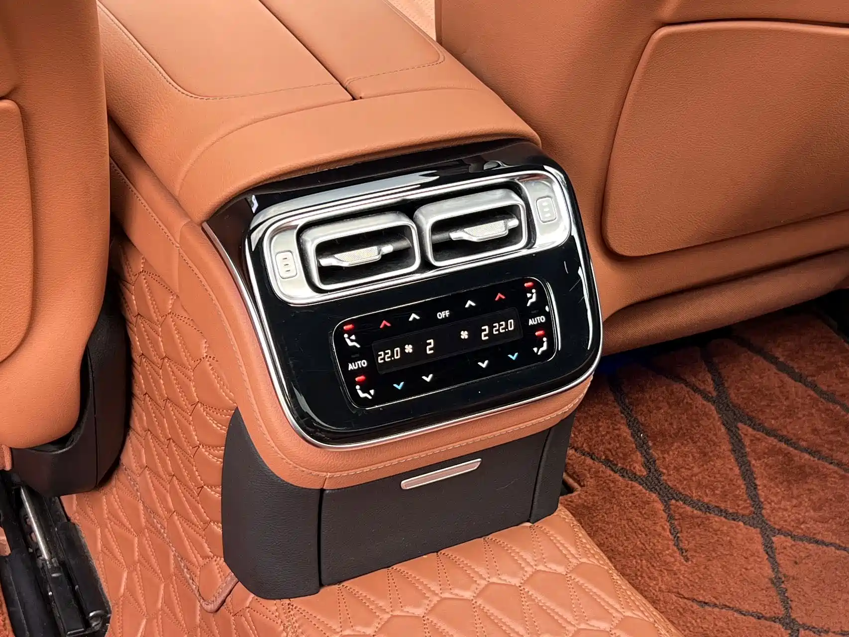 Фото 17 - Mercedes-Benz S-Class