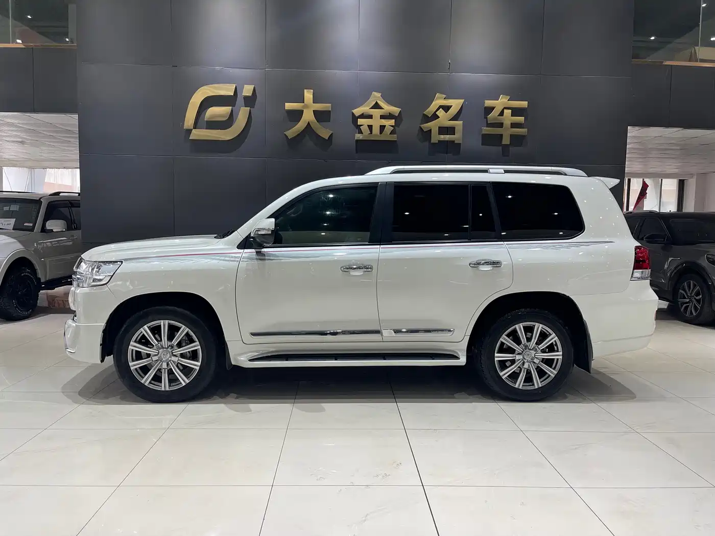 Toyota Land Cruiser (Import) фото 2