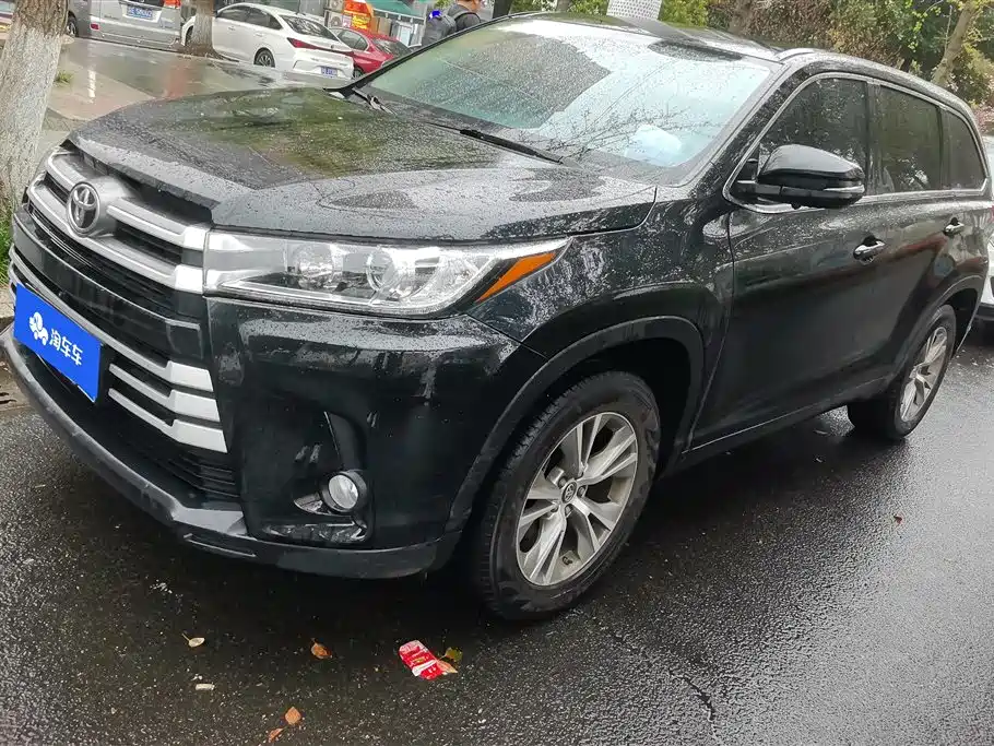TOYOTA HIGHLANDER