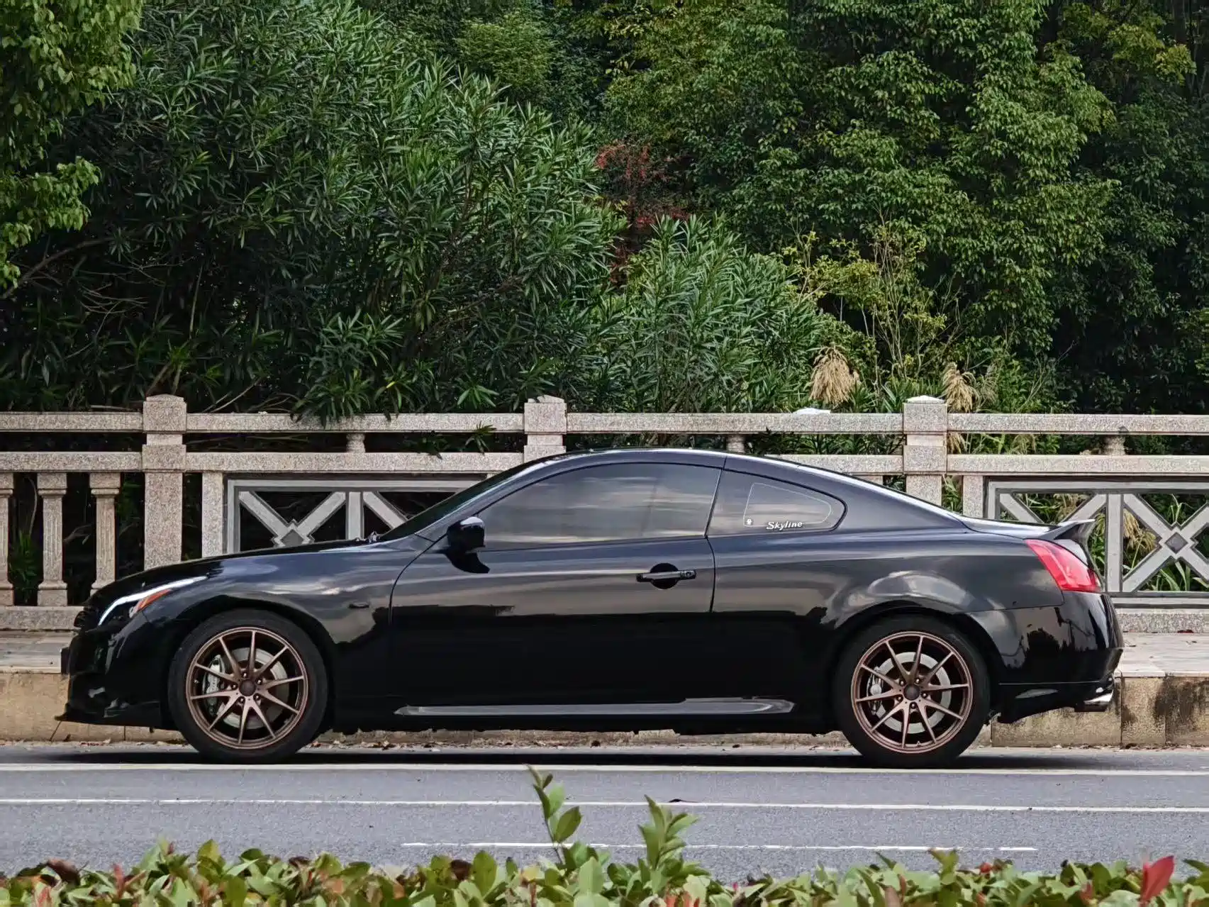 Photo 13 - Infiniti G Series