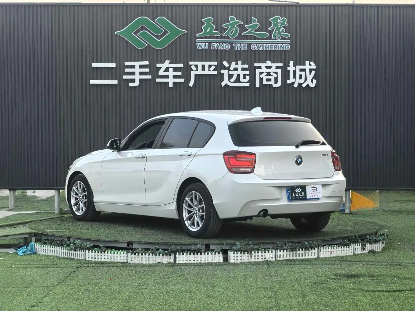 BMW 1 Series (Import) 2013 Facelift 118i Leading Model фото 17