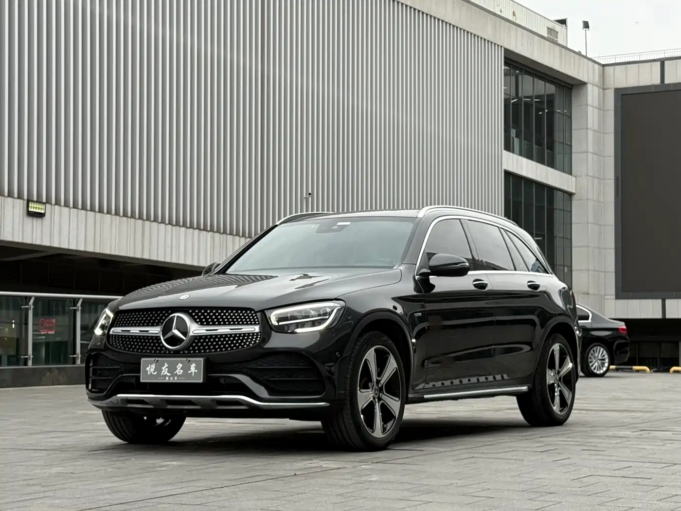MERCEDES-BENZ GLC