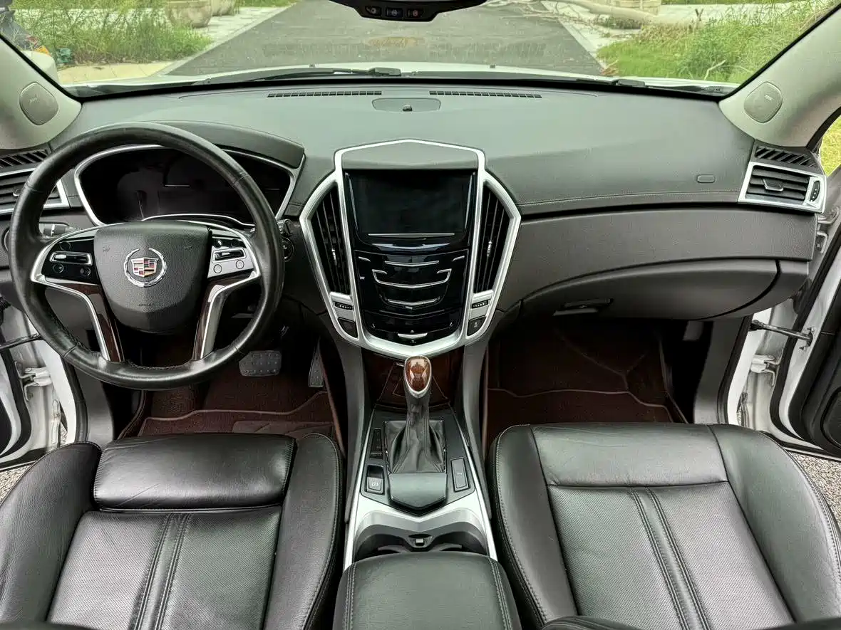 Cadillac SRX 2013 3.0L Leading фото 7
