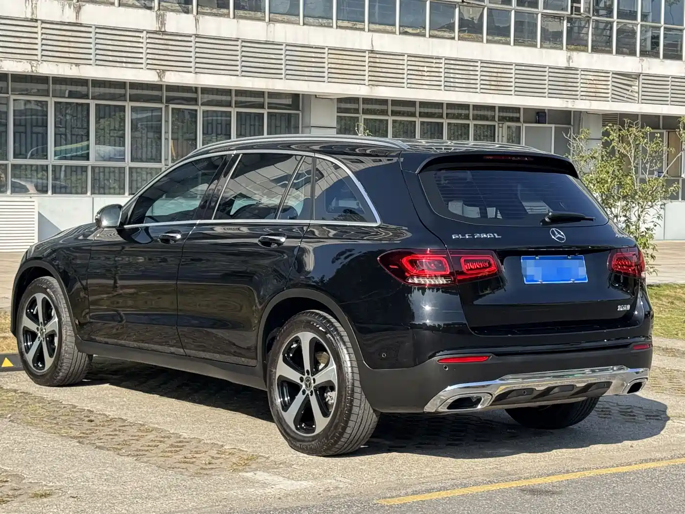 Mercedes-Benz GLC 2022 Model GLC 260 L 4MATIC Dynamic Edition фото 4
