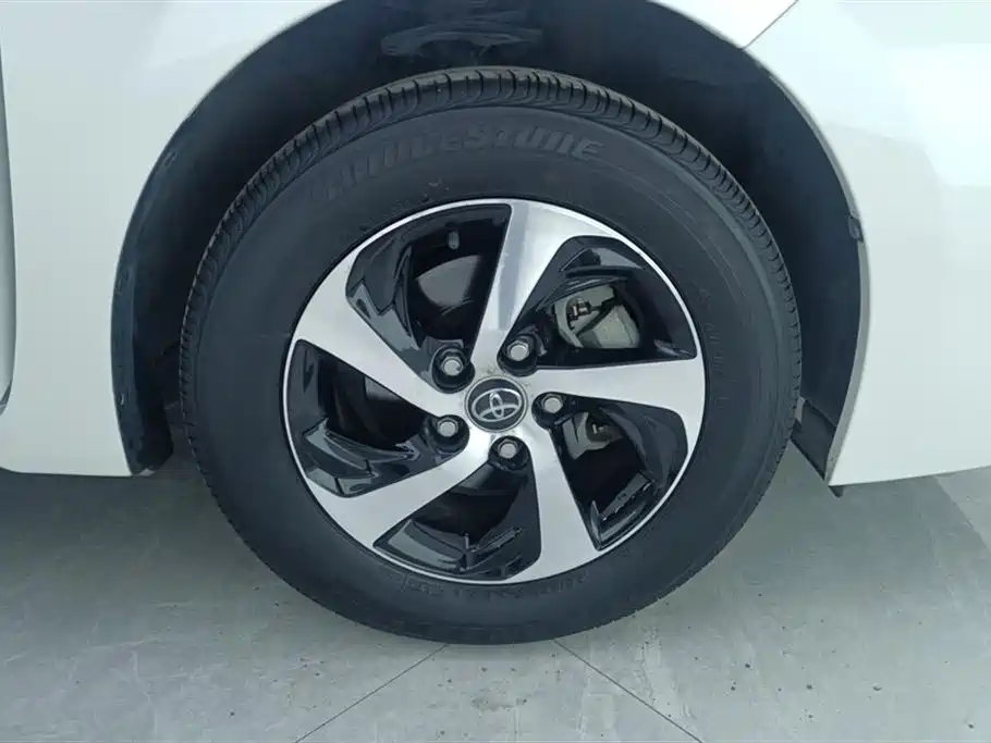 Toyota Levin 2017 Facelift 185T CVT Elite (China V) фото 6