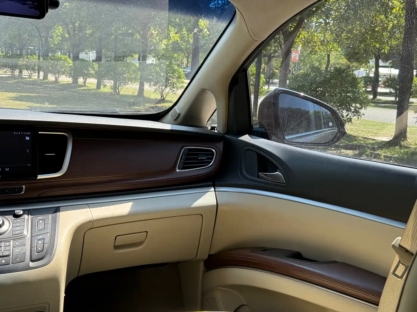 Buick GL8 2014 2.4L CT Luxury Business Comfort фото 14