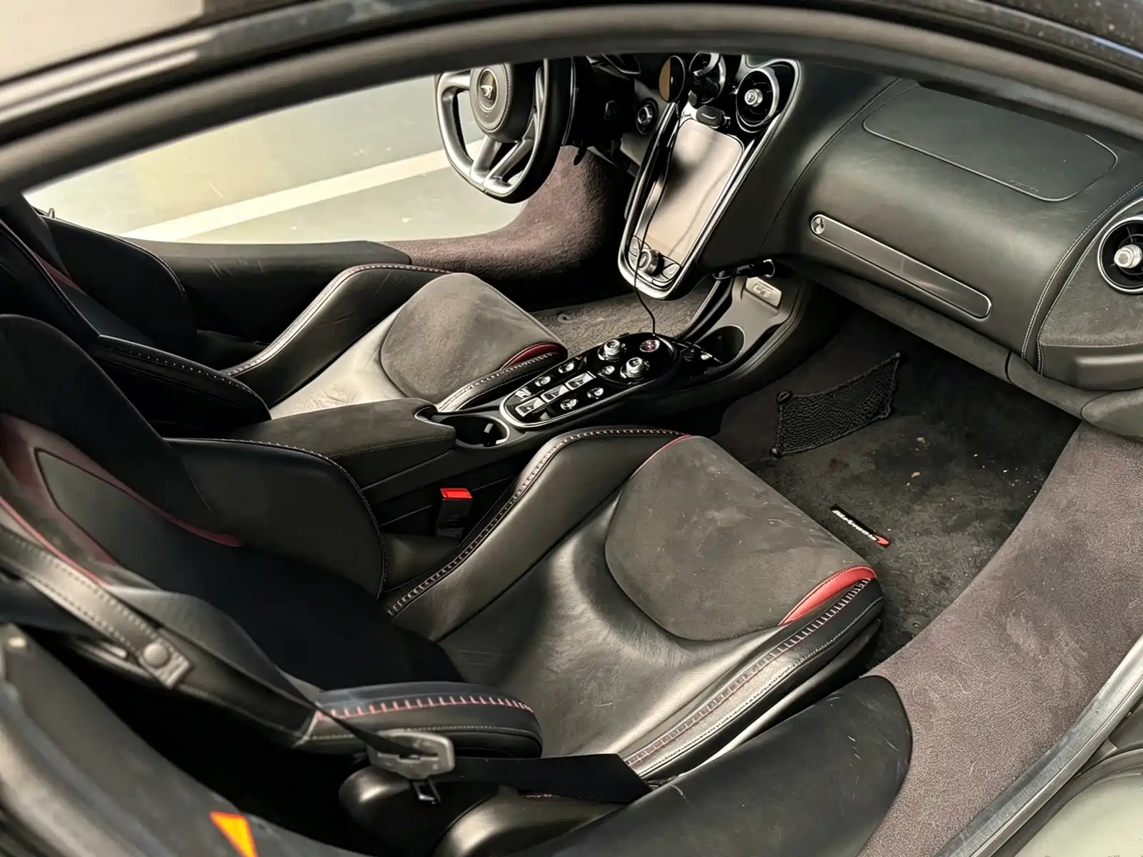 Photo 9 - McLaren GT