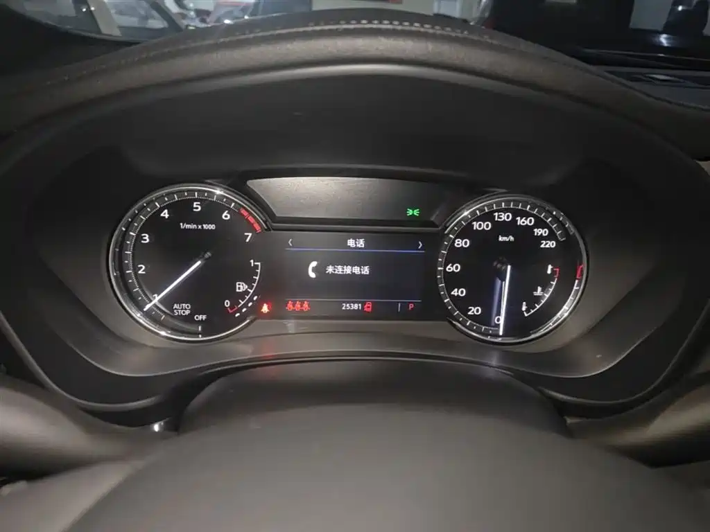 CADILLAC XT4