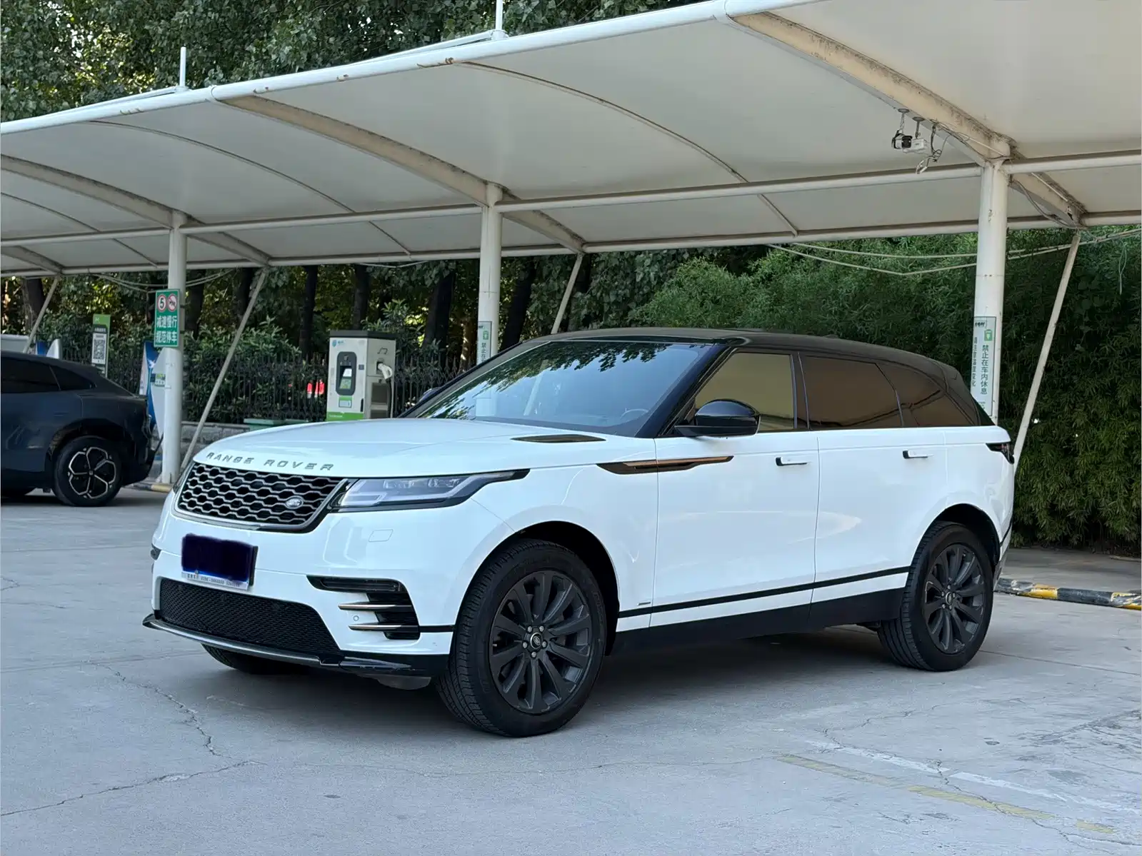 Фото 1 - Land Rover Range Rover Velar