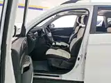 Photo 9 - Changan CS35