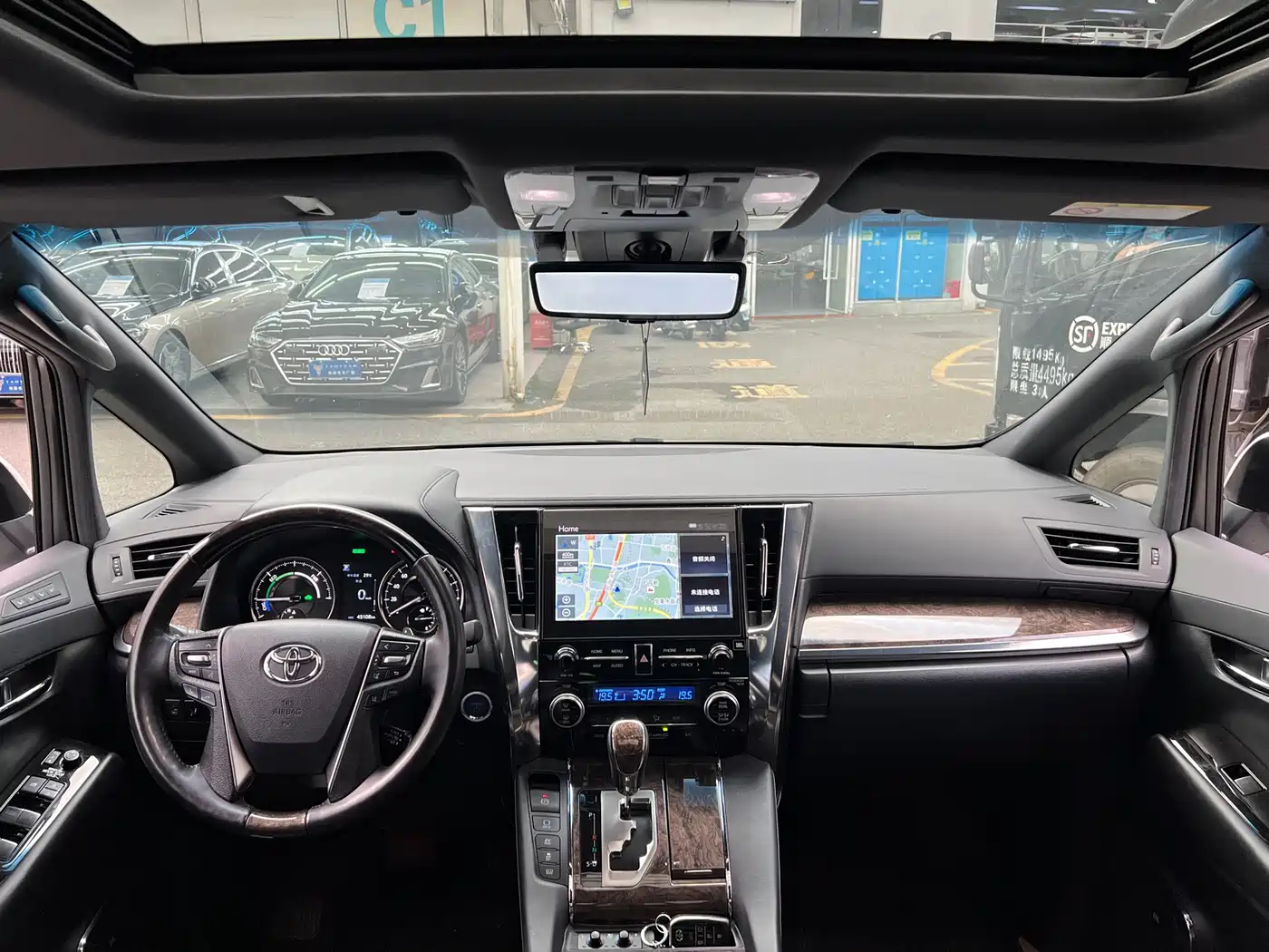 Toyota Alphard 2021 Hybrid 2.5L Premium фото 14