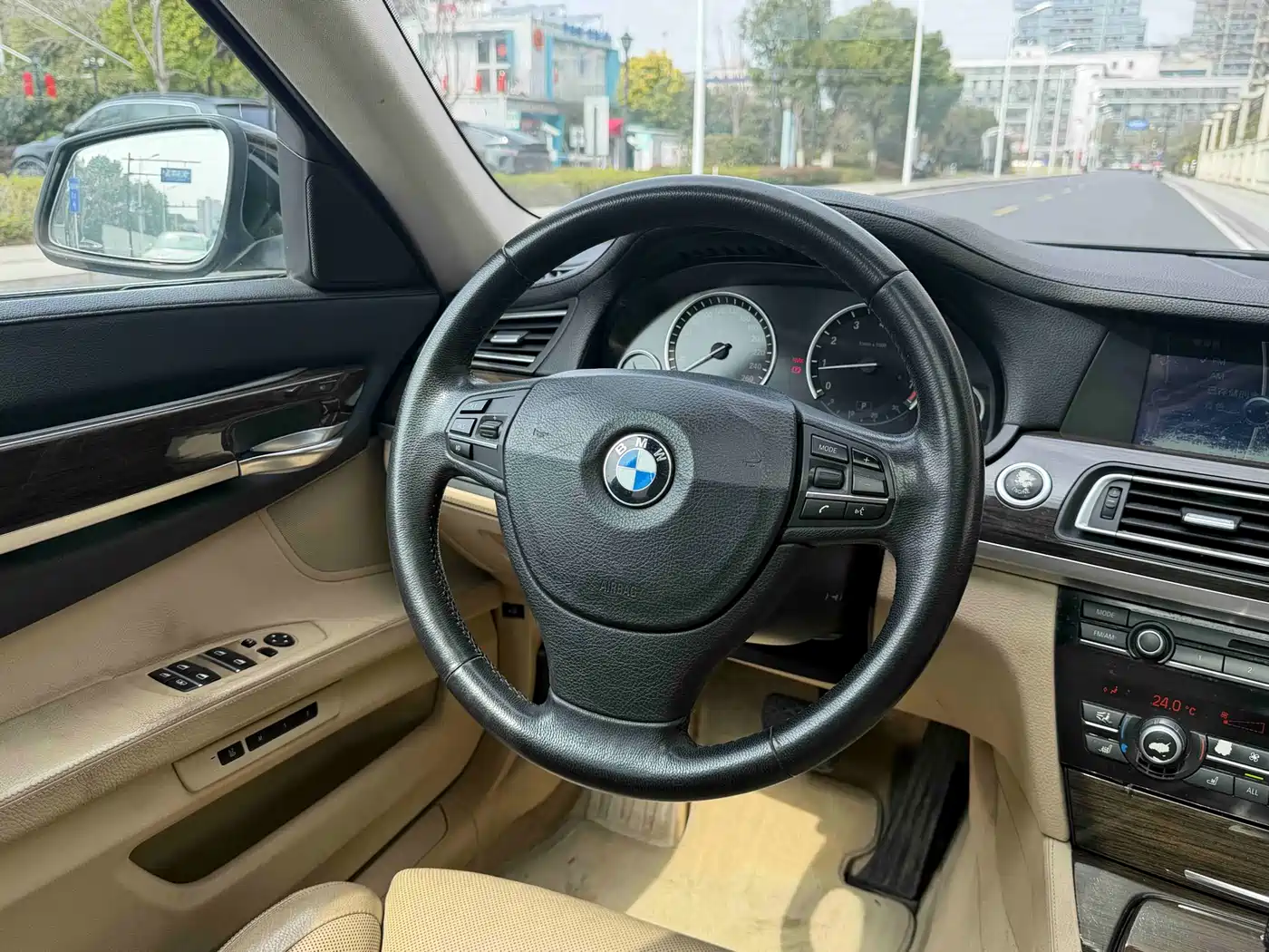 BMW 7 Series 2009 740Li Luxury фото 11