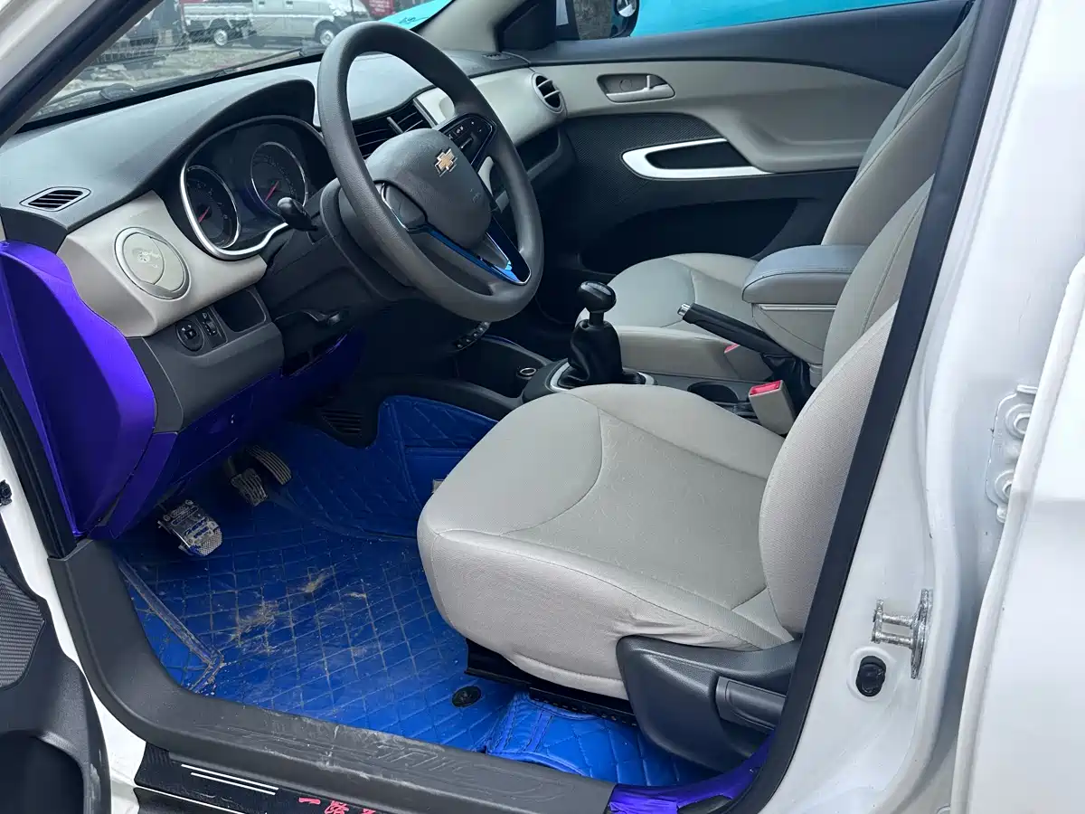 Chevrolet Sail 2018 Sail 3 1.5L Manual Ideal Sunroof фото 4