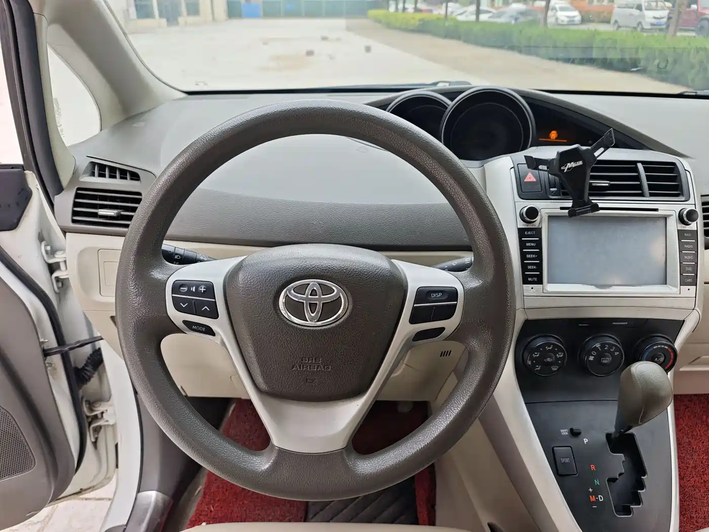 Toyota E'Z 2014 Xingyao 180E CVT Elite фото 11